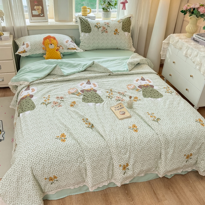 91家纺网 家纺一手货源 找家纺 憨豆家纺 2026春夏新款古法仿棉夏被四件套镂空花边大板印花夏凉被空调被（含抗菌纤维） 一束繁花