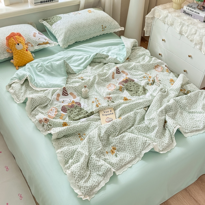 91家纺网 家纺一手货源 找家纺 憨豆家纺 2026春夏新款古法仿棉夏被四件套镂空花边大板印花夏凉被空调被（含抗菌纤维） 一束繁花