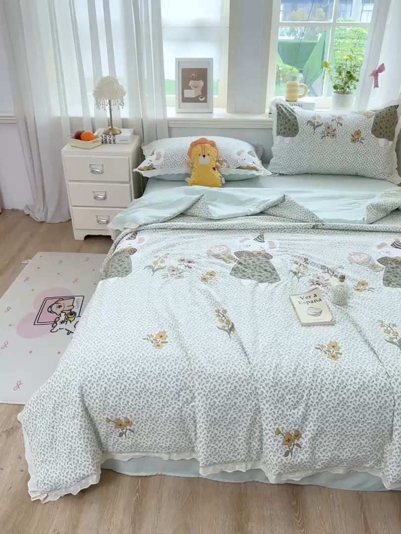 91家纺网 家纺一手货源 找家纺 憨豆家纺 2026春夏新款古法仿棉夏被四件套镂空花边大板印花夏凉被空调被（含抗菌纤维） 一束繁花