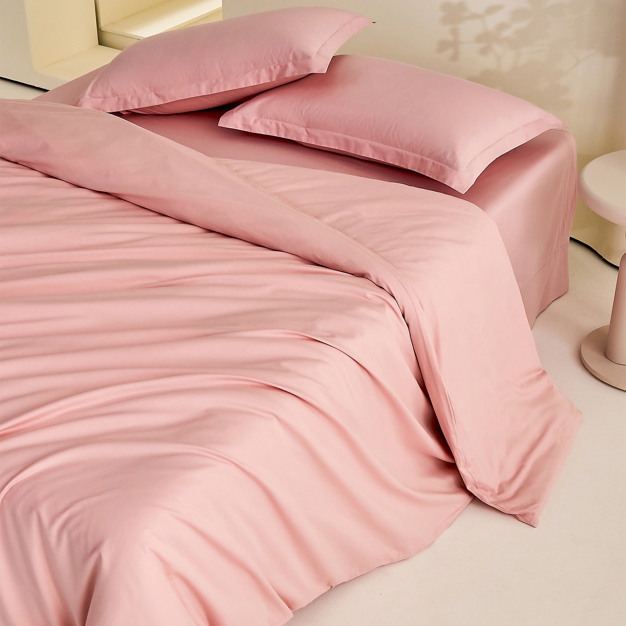 91家纺网 家纺一手货源 找家纺 元元家居（元元被业） 2026新款全棉纯棉13372纯色两用夏被夏凉被空调被四件套 果粉