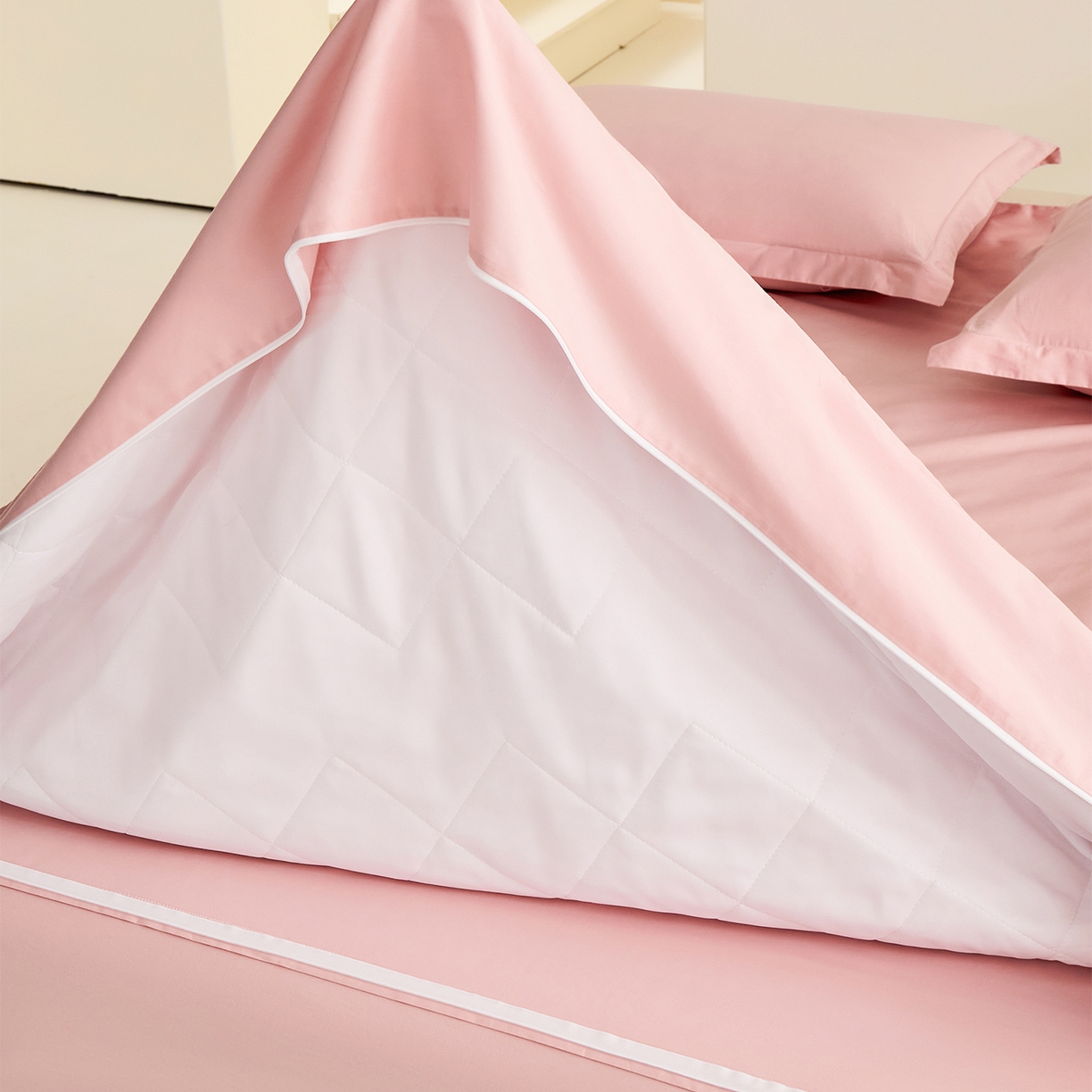 91家纺网 家纺一手货源 找家纺 元元家居（元元被业） 2026新款全棉纯棉13372纯色两用夏被夏凉被空调被四件套 果粉