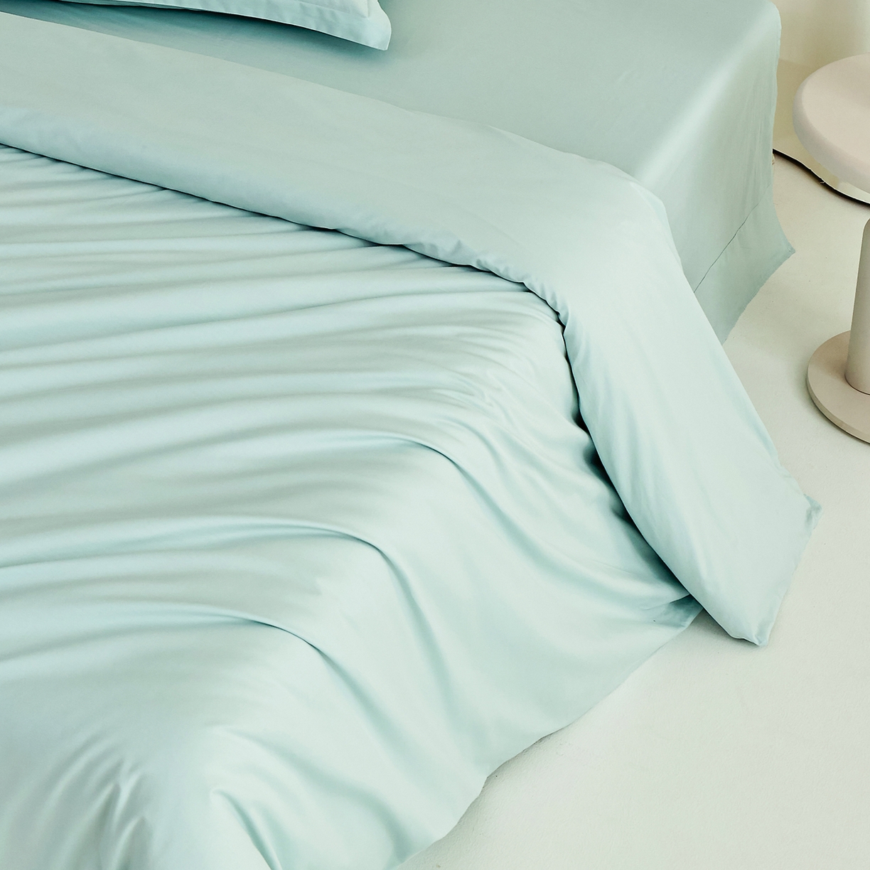 91家纺网 家纺一手货源 找家纺 元元家居（元元被业） 2026新款全棉纯棉13372纯色两用夏被夏凉被空调被四件套 天梦蓝