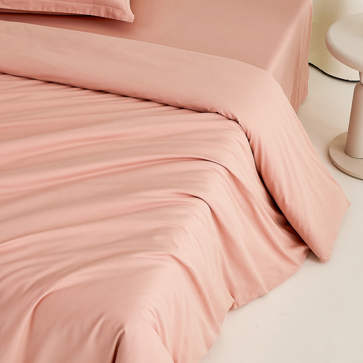 91家纺网 家纺一手货源 找家纺 元元家居（元元被业） 2026新款全棉纯棉13372纯色两用夏被夏凉被空调被四件套 炫彩粉