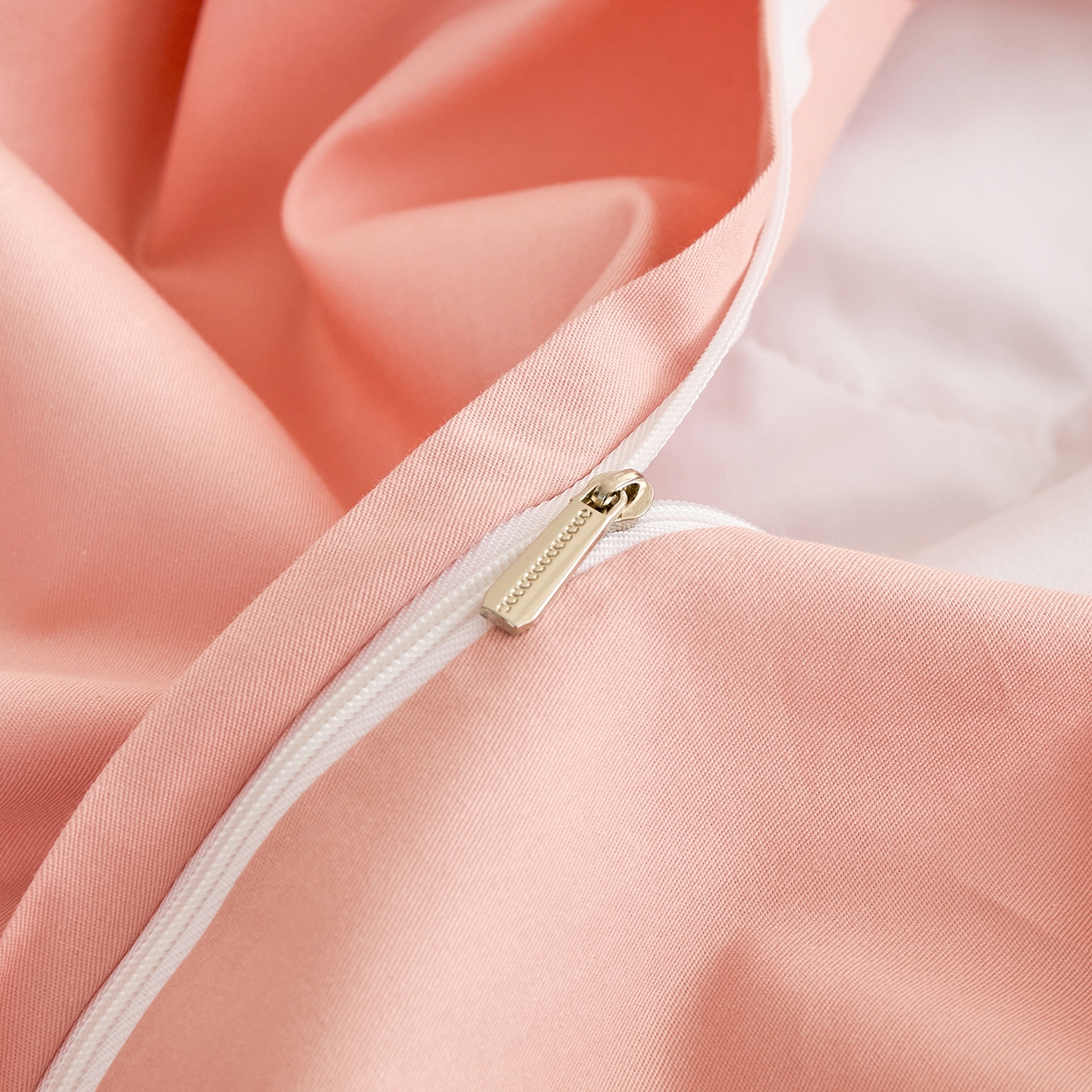 91家纺网 家纺一手货源 找家纺 元元家居（元元被业） 2026新款全棉纯棉13372纯色两用夏被夏凉被空调被四件套 炫彩粉