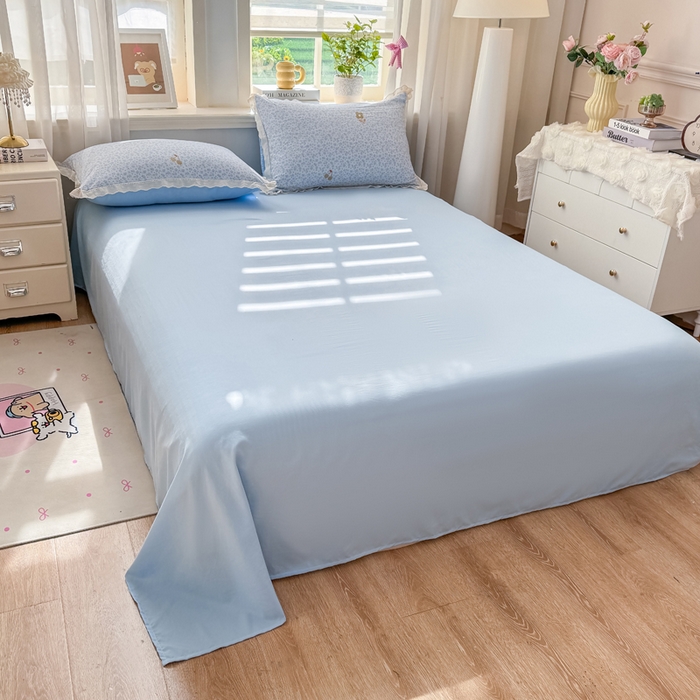 91家纺网 家纺一手货源 找家纺 憨豆家纺 2026春夏新款古法仿棉夏被四件套镂空花边大板印花夏凉被空调被（含抗菌纤维） 花之邂逅