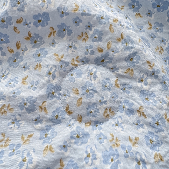 91家纺网 家纺一手货源 找家纺 憨豆家纺 2026春夏新款古法仿棉夏被四件套镂空花边大板印花夏凉被空调被（含抗菌纤维） 花之邂逅