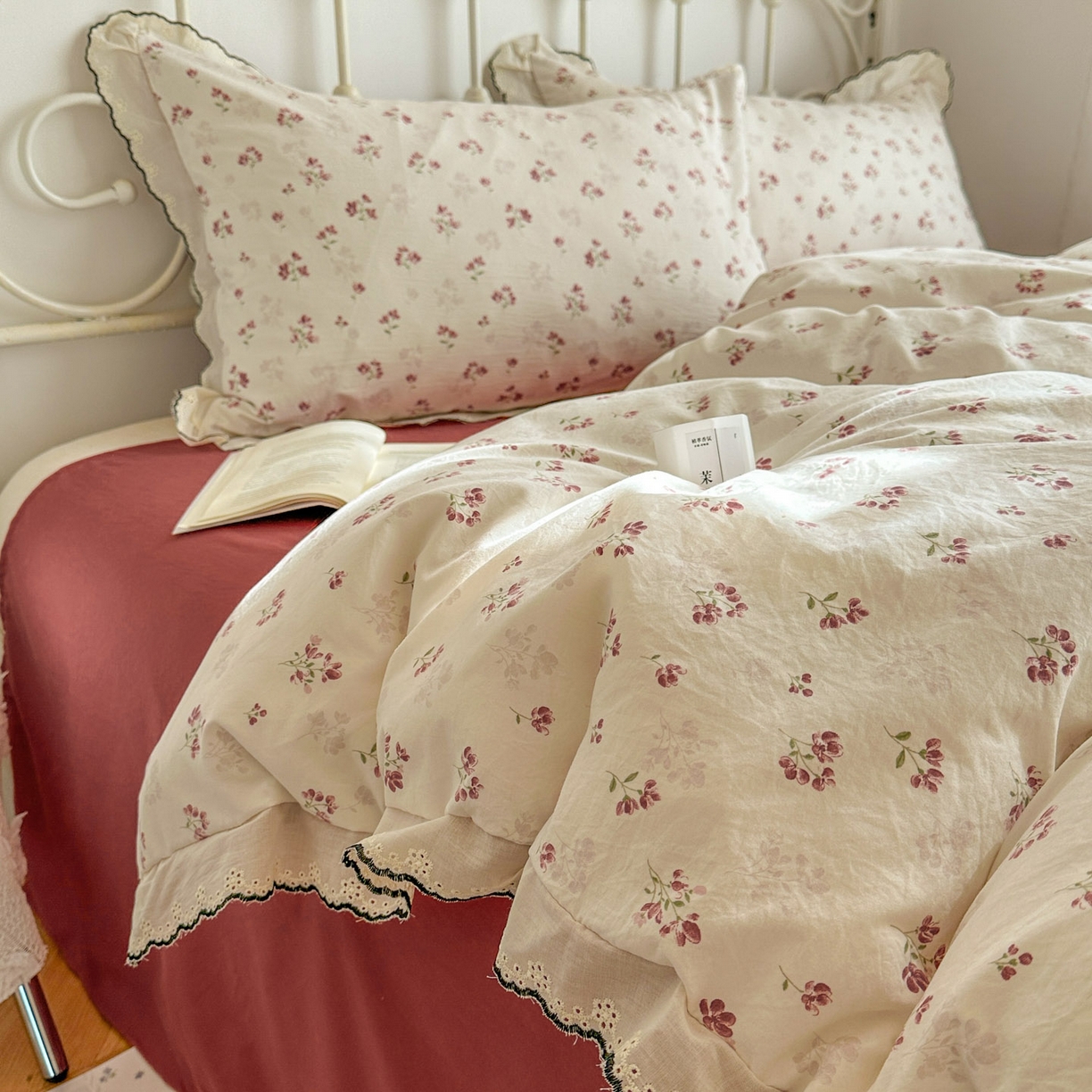 91家纺网 家纺一手货源 找家纺 晚爱家纺（原晚安家居） 2026春夏新款古法水洗棉复古法式花边四件套少女公主风 浆果日记