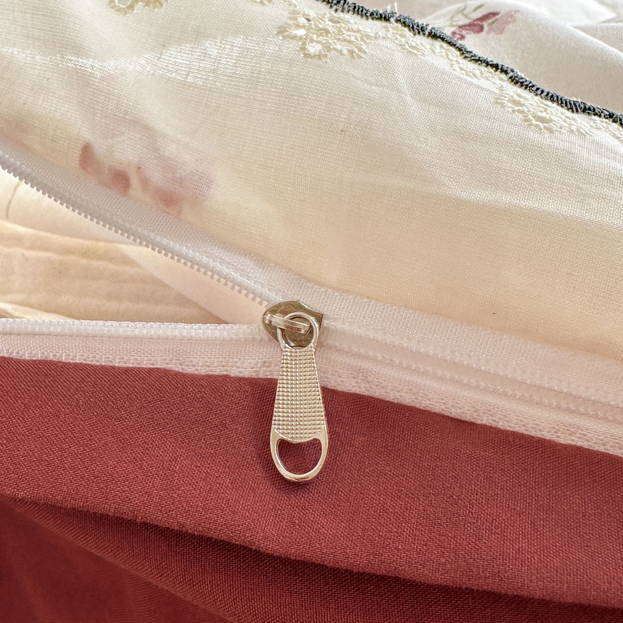 91家纺网 家纺一手货源 找家纺 晚爱家纺（原晚安家居） 2026春夏新款古法水洗棉复古法式花边四件套少女公主风 浆果日记