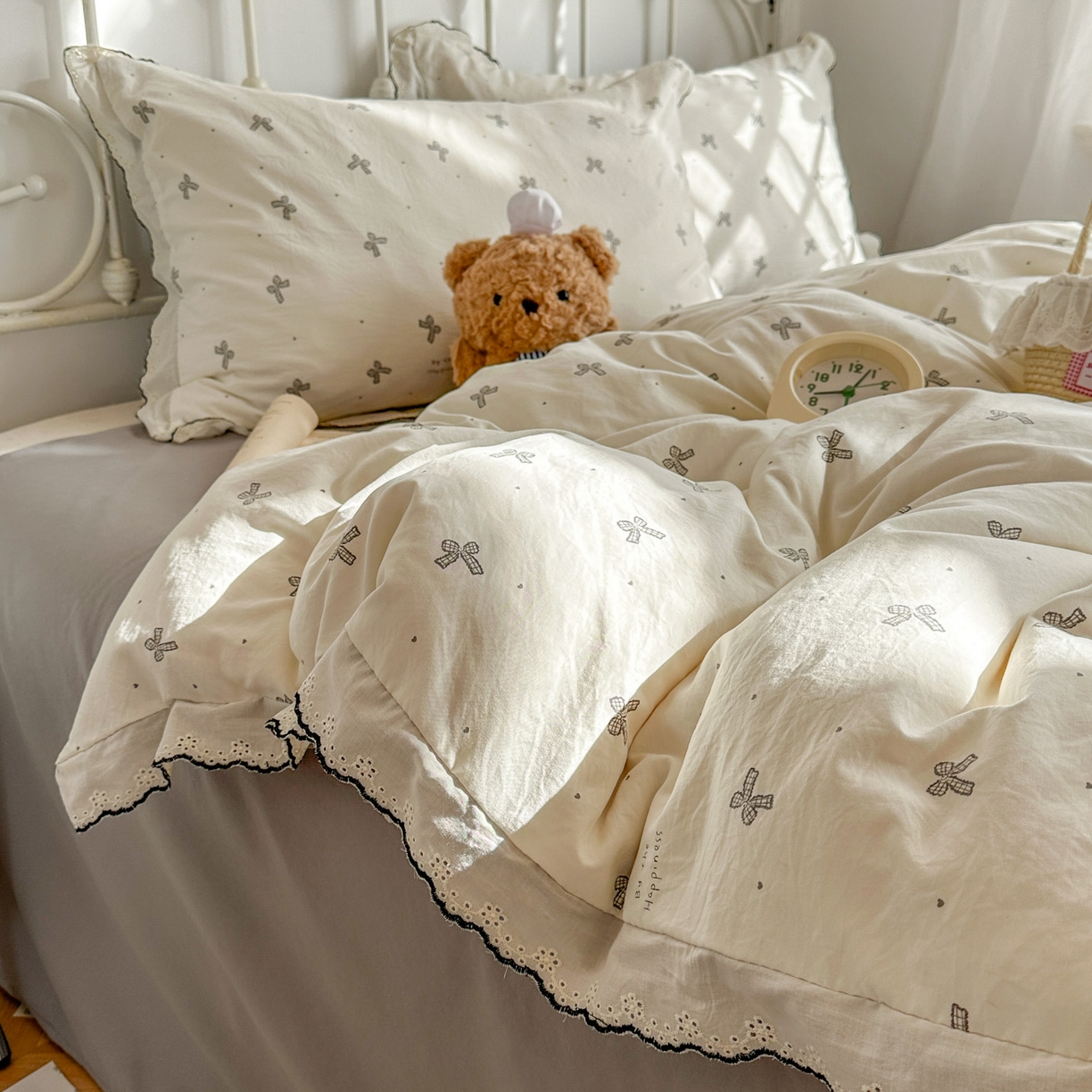 91家纺网 家纺一手货源 找家纺 晚爱家纺（原晚安家居） 2026春夏新款古法水洗棉复古法式花边四件套少女公主风 奶白蝴蝶结