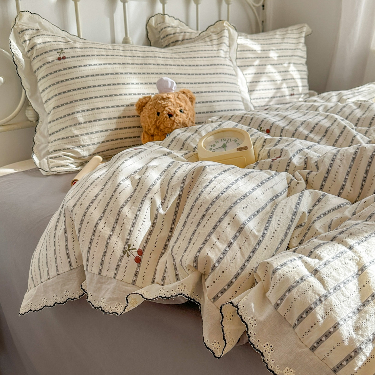 91家纺网 家纺一手货源 找家纺 晚爱家纺（原晚安家居） 2026春夏新款古法水洗棉复古法式花边四件套少女公主风 樱桃日记