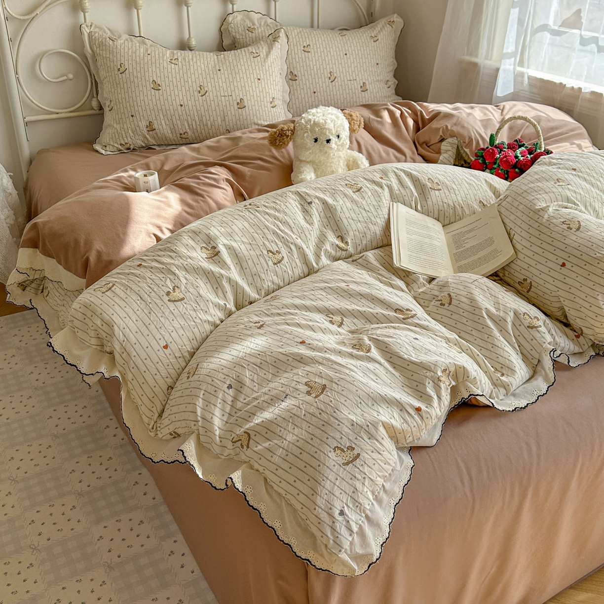 91家纺网 家纺一手货源 找家纺 晚爱家纺（原晚安家居） 2026春夏新款古法水洗棉复古法式花边四件套少女公主风 童趣木马