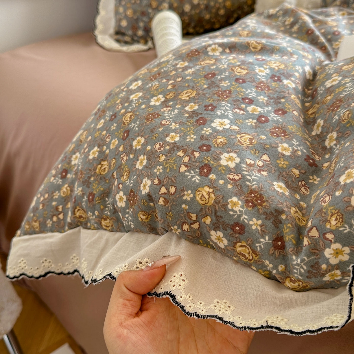 91家纺网 家纺一手货源 找家纺 晚爱家纺（原晚安家居） 2026春夏新款古法水洗棉复古法式花边四件套少女公主风 复古小花