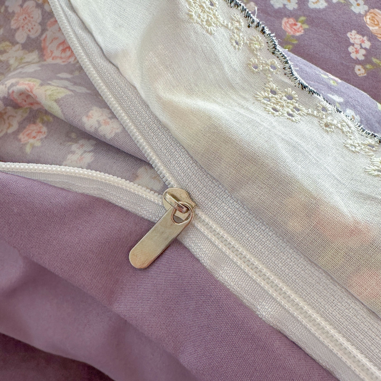 91家纺网 家纺一手货源 找家纺 晚爱家纺（原晚安家居） 2026春夏新款古法水洗棉复古法式花边四件套少女公主风 紫色花野