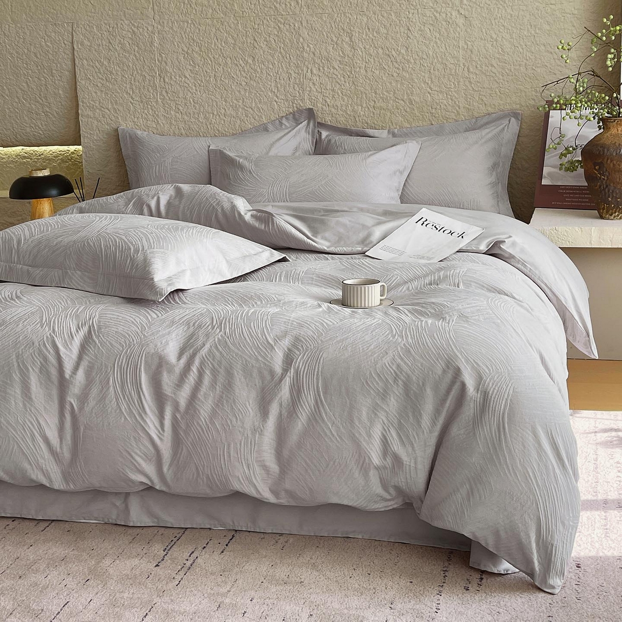 91家纺网 家纺一手货源 找家纺 麦田家纺 2026新款A类全棉亮面浮雕提花四件套 布兰卡-银灰