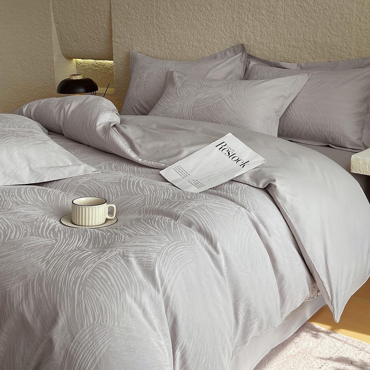 91家纺网 家纺一手货源 找家纺 麦田家纺 2026新款A类全棉亮面浮雕提花四件套 布兰卡-银灰