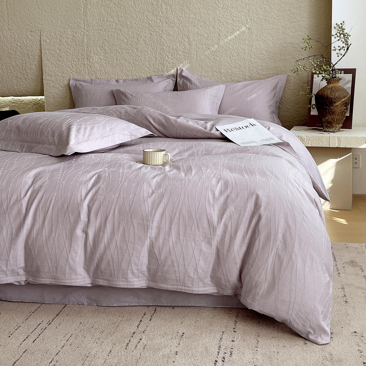 91家纺网 家纺一手货源 找家纺 麦田家纺 2026新款A类全棉亮面浮雕提花四件套 蝶梦-淡雅紫