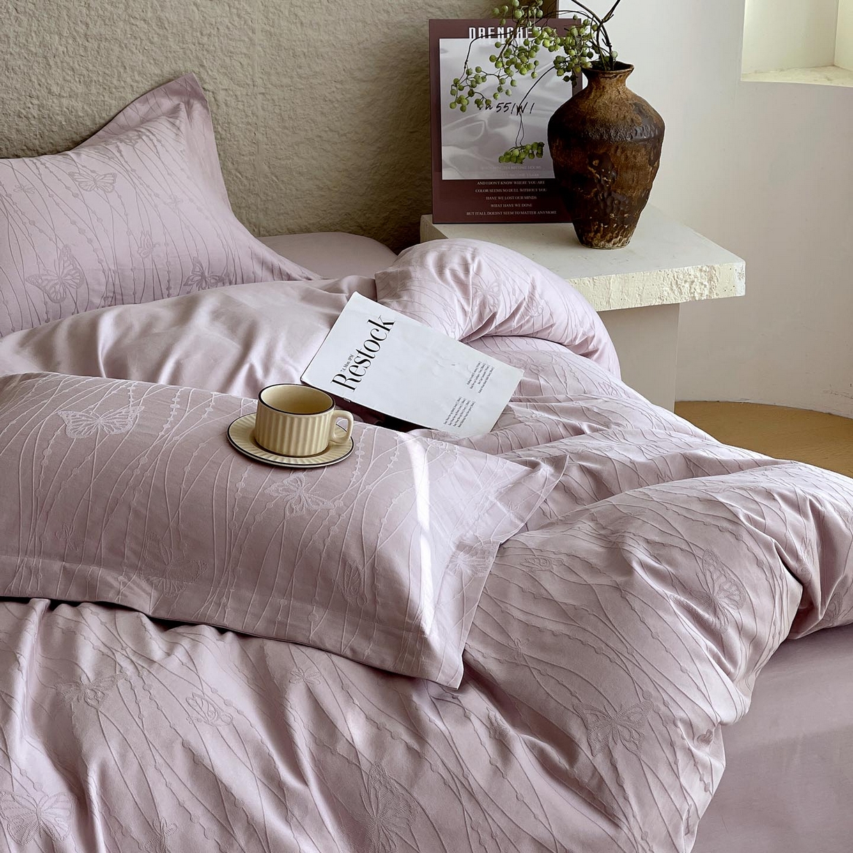 91家纺网 家纺一手货源 找家纺 麦田家纺 2026新款A类全棉亮面浮雕提花四件套 蝶梦-淡雅紫