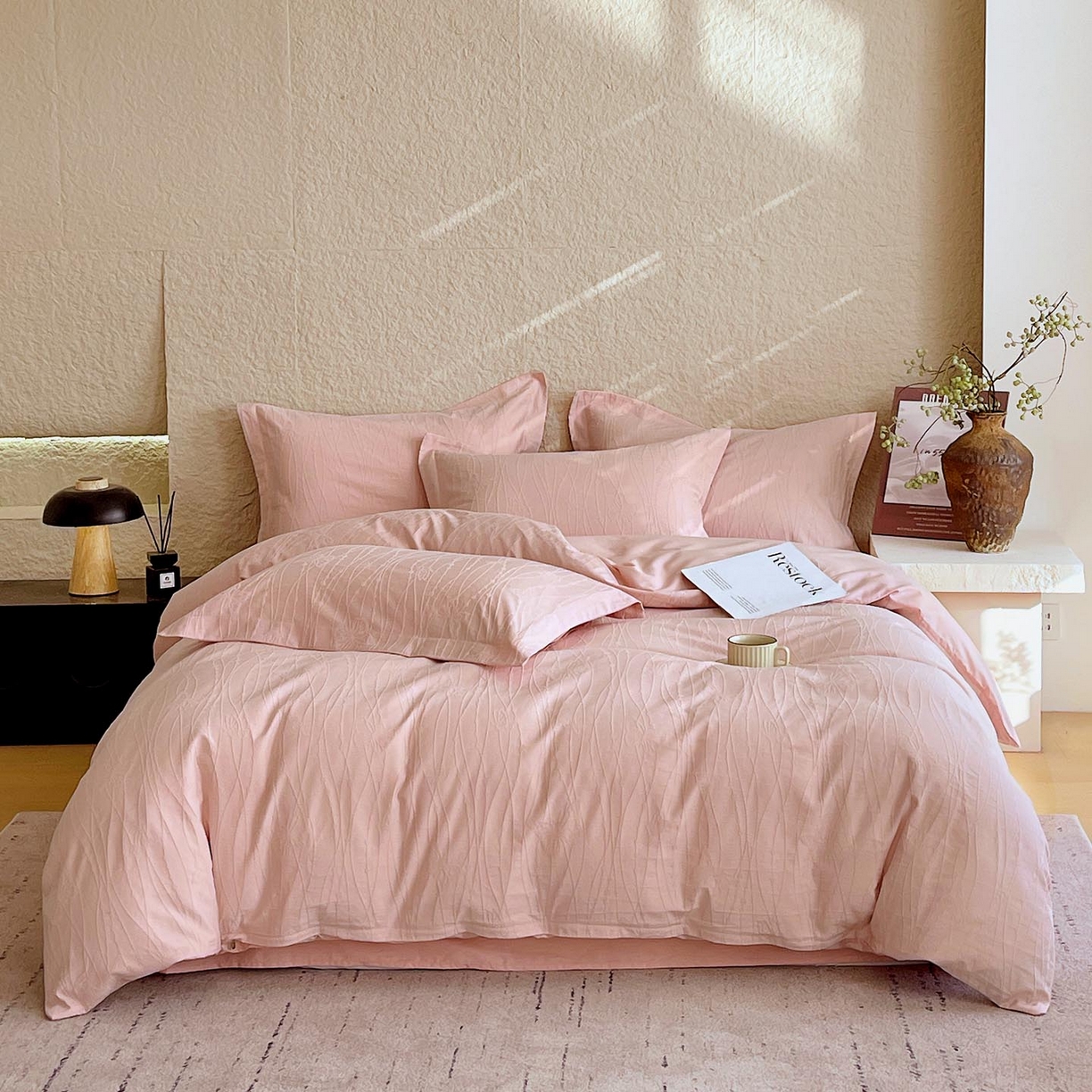 91家纺网 家纺一手货源 找家纺 麦田家纺 2026新款A类全棉亮面浮雕提花四件套 蝶梦-唯美粉