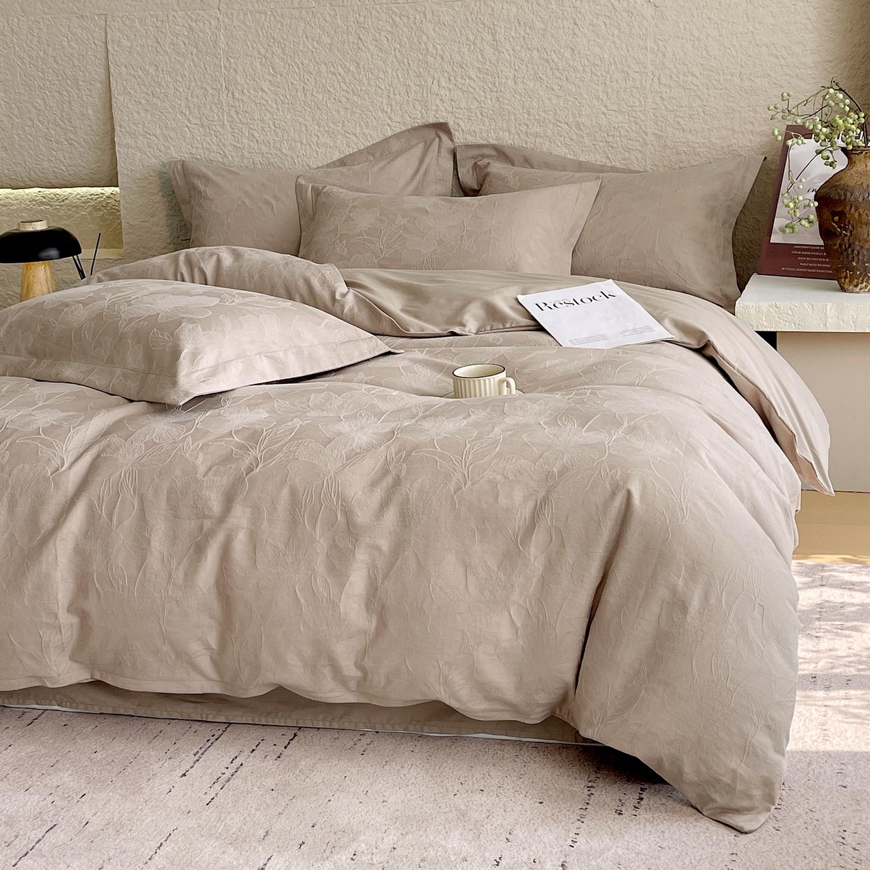 91家纺网 家纺一手货源 找家纺 麦田家纺 2026新款A类全棉亮面浮雕提花四件套 花柔玉净-金属灰