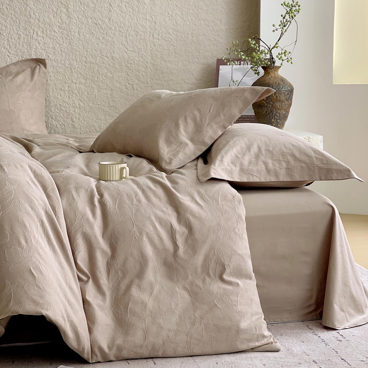 91家纺网 家纺一手货源 找家纺 麦田家纺 2026新款A类全棉亮面浮雕提花四件套 花柔玉净-金属灰