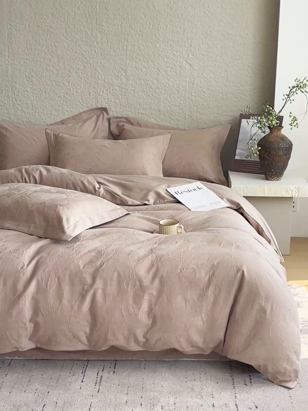 91家纺网 家纺一手货源 找家纺 麦田家纺 2026新款A类全棉亮面浮雕提花四件套 花柔玉净-金属灰