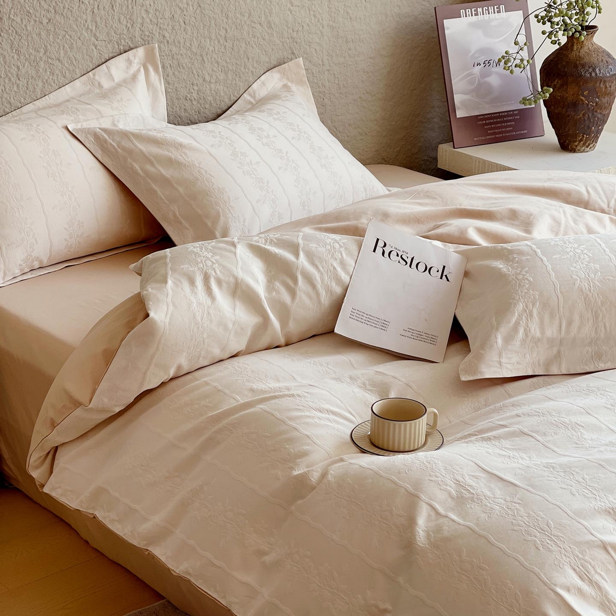 91家纺网 家纺一手货源 找家纺 麦田家纺 2026新款A类全棉亮面浮雕提花四件套 浪漫情缘-米杏