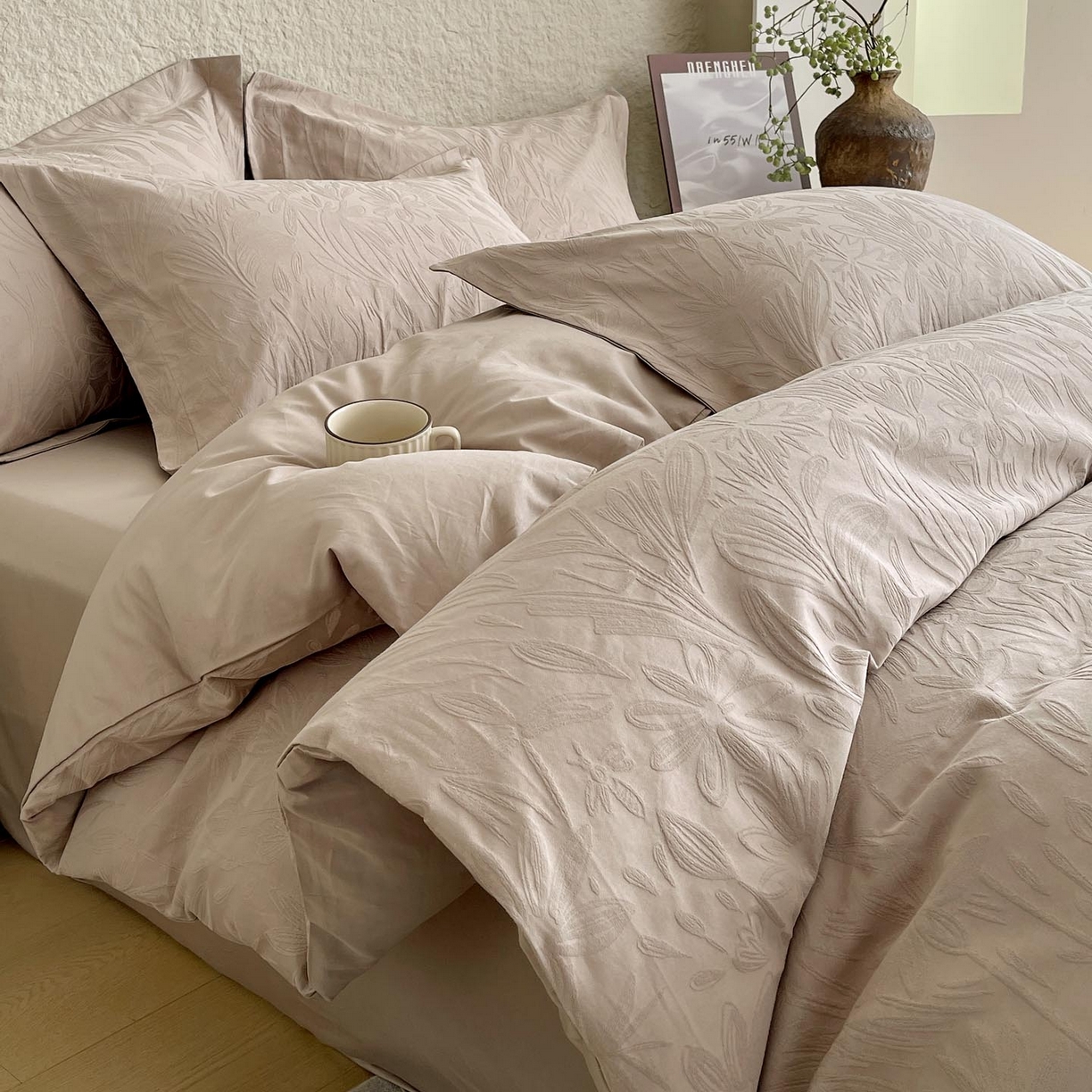 91家纺网 家纺一手货源 找家纺 麦田家纺 2026新款A类全棉亮面浮雕提花四件套 秘境-金属灰