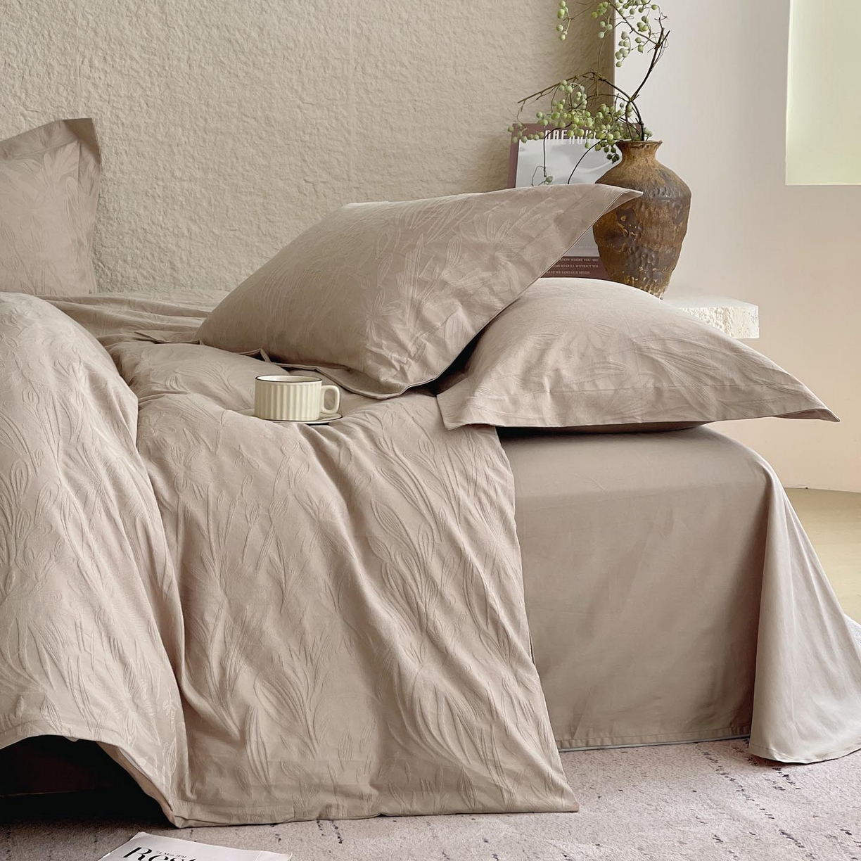 91家纺网 家纺一手货源 找家纺 麦田家纺 2026新款A类全棉亮面浮雕提花四件套 秘境-金属灰