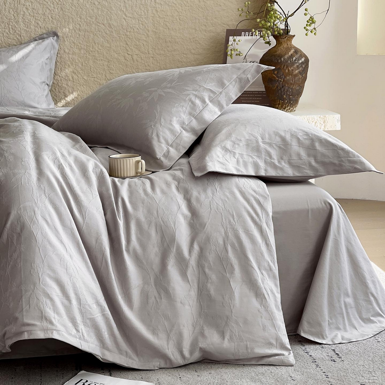 91家纺网 家纺一手货源 找家纺 麦田家纺 2026新款A类全棉亮面浮雕提花四件套 森语集-银灰