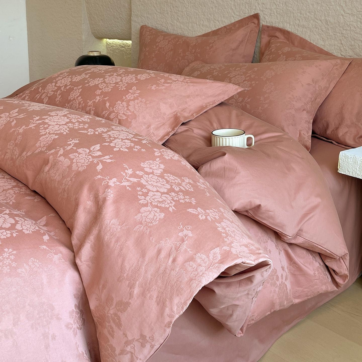 麦田家纺 2026新款A类全棉亮面浮雕提花四件套 山野慕色-深豆沙