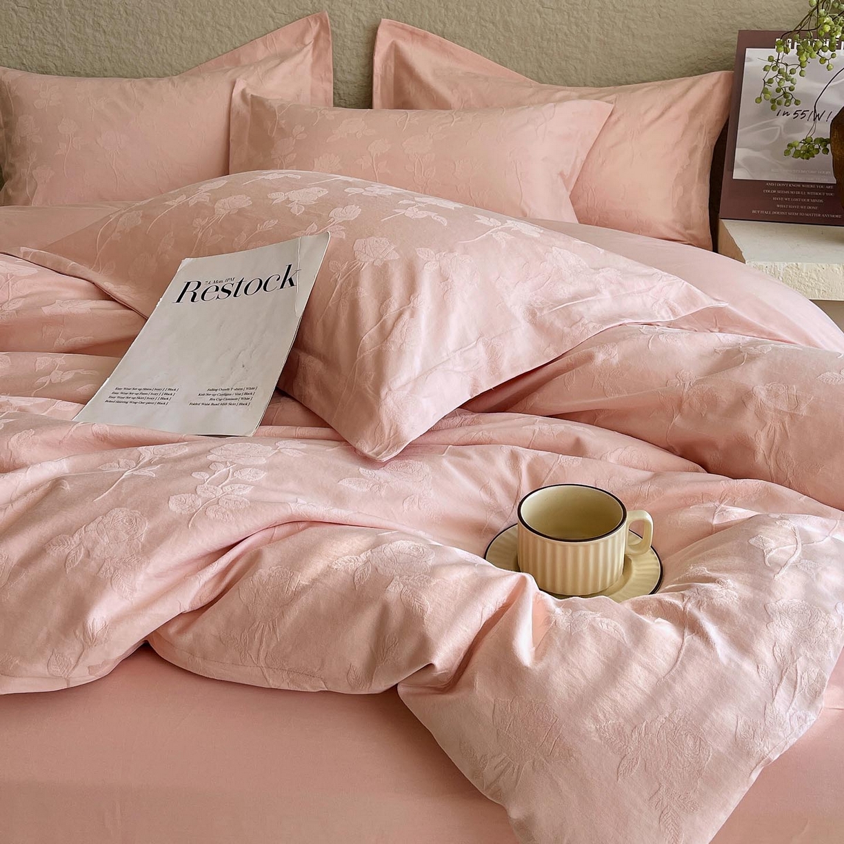 91家纺网 家纺一手货源 找家纺 麦田家纺 2026新款A类全棉亮面浮雕提花四件套 岁月留声-唯美粉