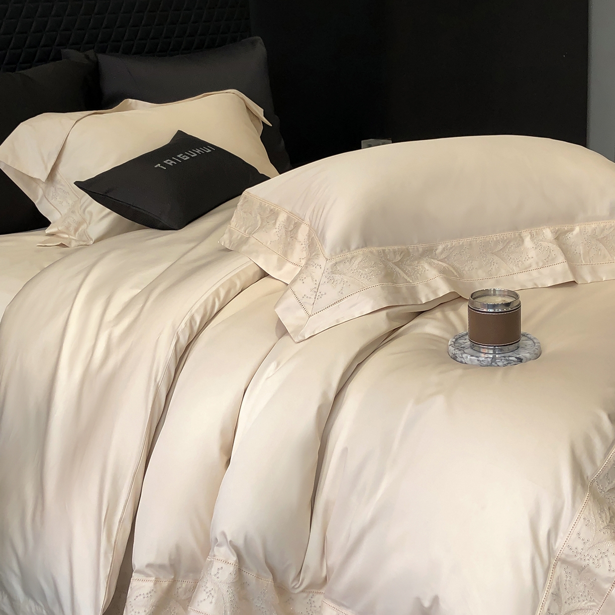 91家纺网 家纺一手货源 找家纺 太古汇家居 2026新款新疆长绒棉“仙本那”系列四件套 仙本那-奶油米（会员280/300），控价——券后标准388元