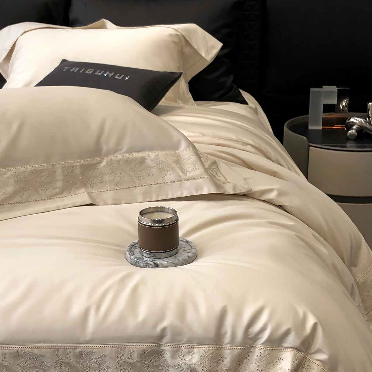 91家纺网 家纺一手货源 找家纺 太古汇家居 2026新款新疆长绒棉“仙本那”系列四件套 仙本那-奶油米（会员280/300），控价——券后标准388元