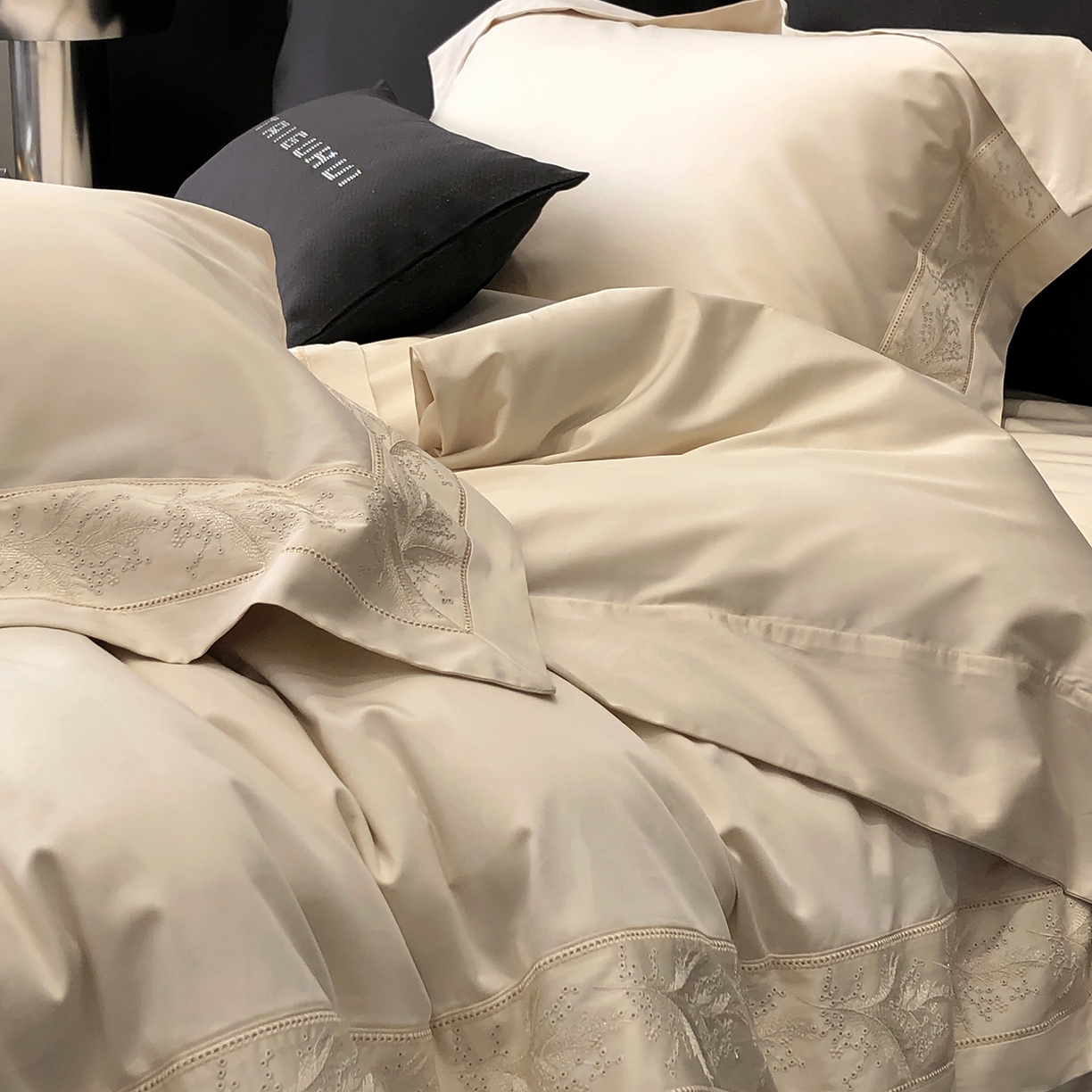 91家纺网 家纺一手货源 找家纺 太古汇家居 2026新款新疆长绒棉“仙本那”系列四件套 仙本那-奶油米（会员280/300），控价——券后标准388元