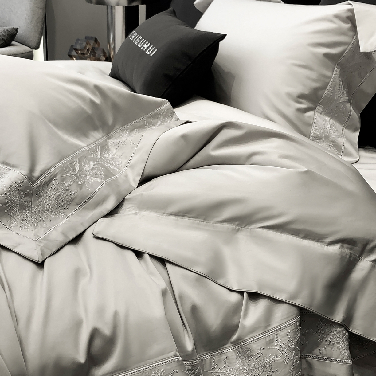 91家纺网 家纺一手货源 找家纺 太古汇家居 2026新款新疆长绒棉“仙本那”系列四件套 仙本那-太空灰（会员280/300），控价——券后标准388元