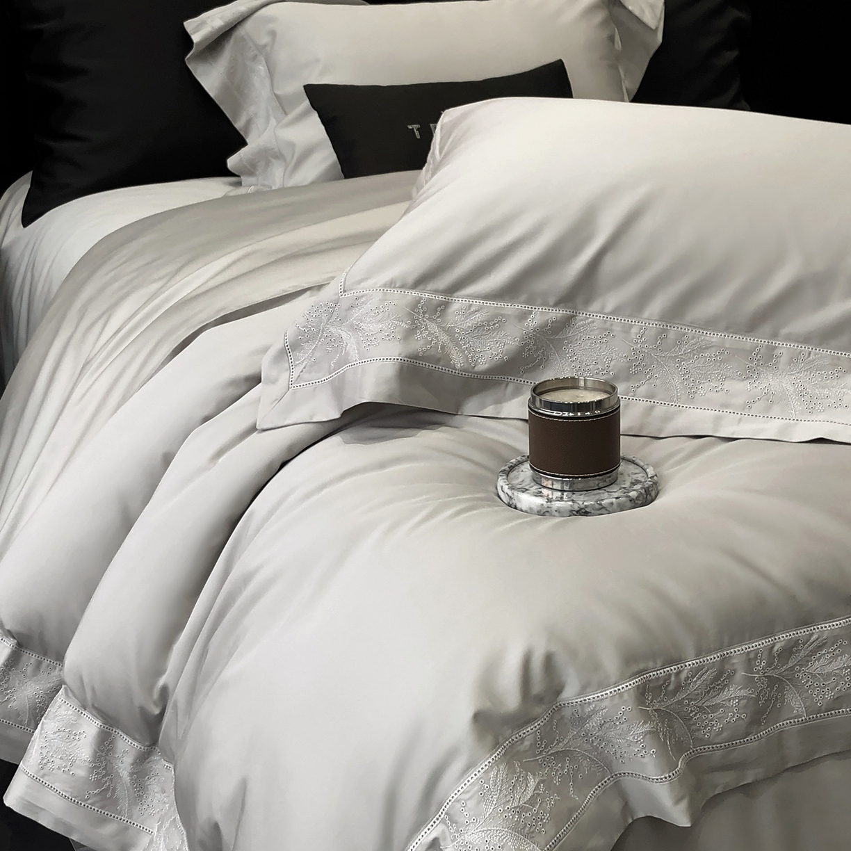 91家纺网 家纺一手货源 找家纺 太古汇家居 2026新款新疆长绒棉“仙本那”系列四件套 仙本那-太空灰（会员280/300），控价——券后标准388元