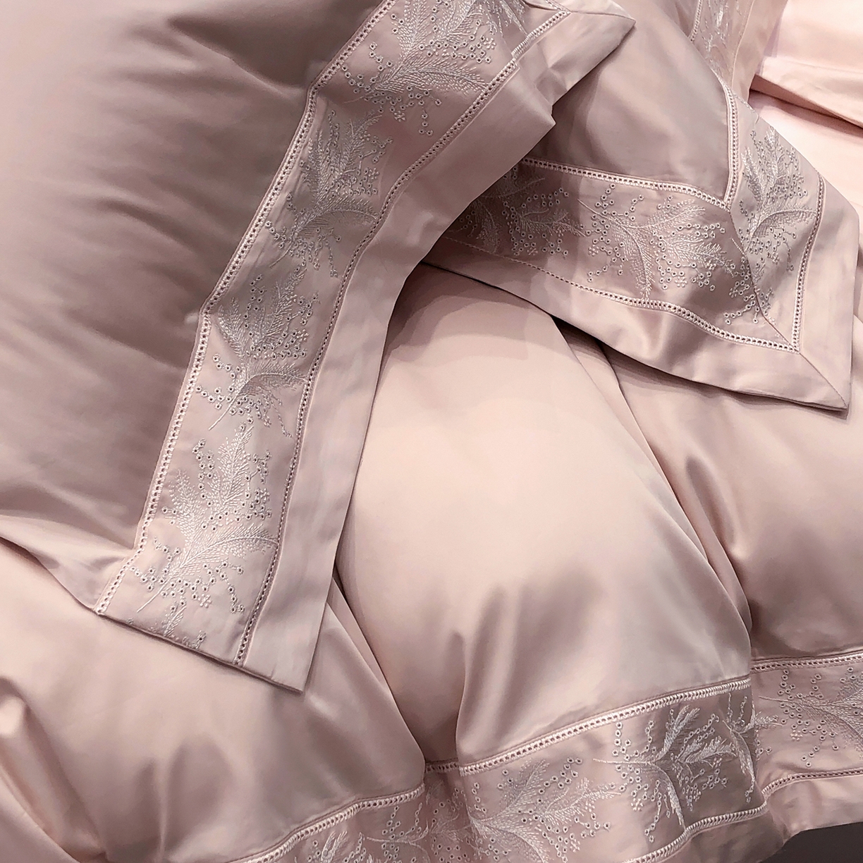 91家纺网 家纺一手货源 找家纺 太古汇家居 2026新款新疆长绒棉“仙本那”系列四件套 仙本那-香草粉（会员280/300），控价——券后标准388元