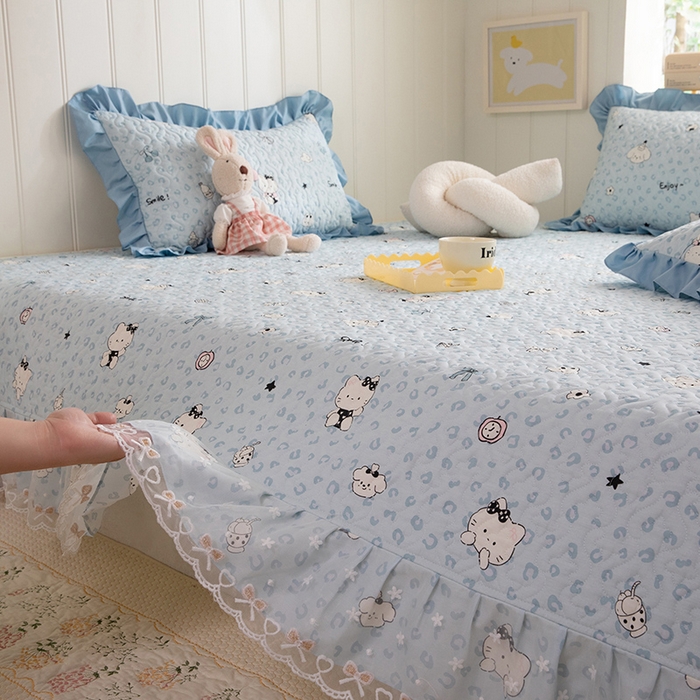 91家纺网 家纺一手货源 找家纺 美达家纺 2026新款A类全棉夹棉蕾丝花边榻榻米床垫大炕盖 豹纹猫咪