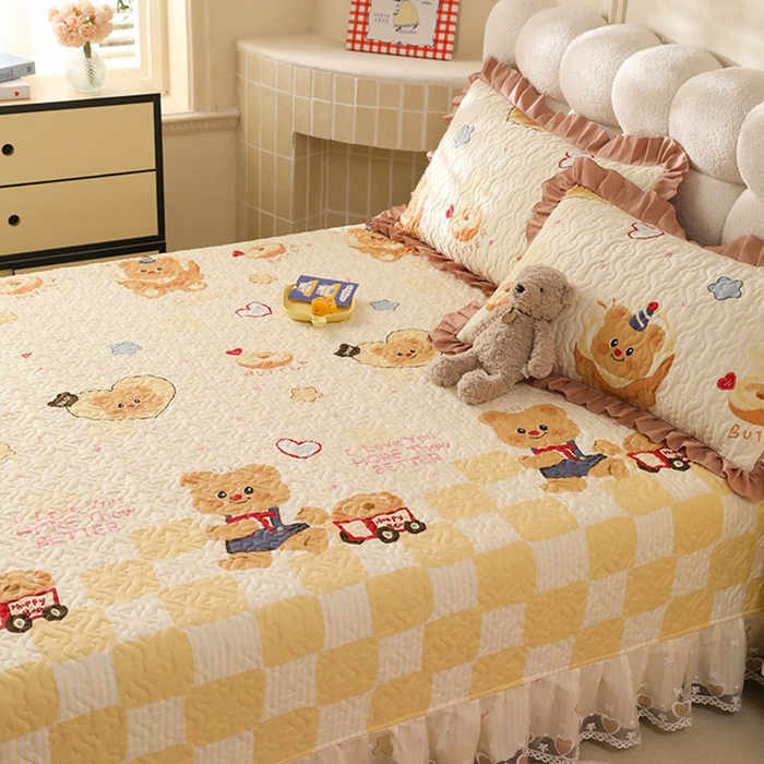 91家纺网 家纺一手货源 找家纺 美达家纺 2026新款A类全棉夹棉蕾丝花边榻榻米床垫大炕盖 黄油小熊