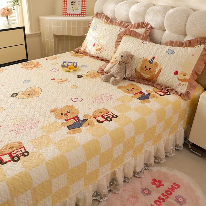 91家纺网 家纺一手货源 找家纺 美达家纺 2026新款A类全棉夹棉蕾丝花边榻榻米床垫大炕盖 黄油小熊