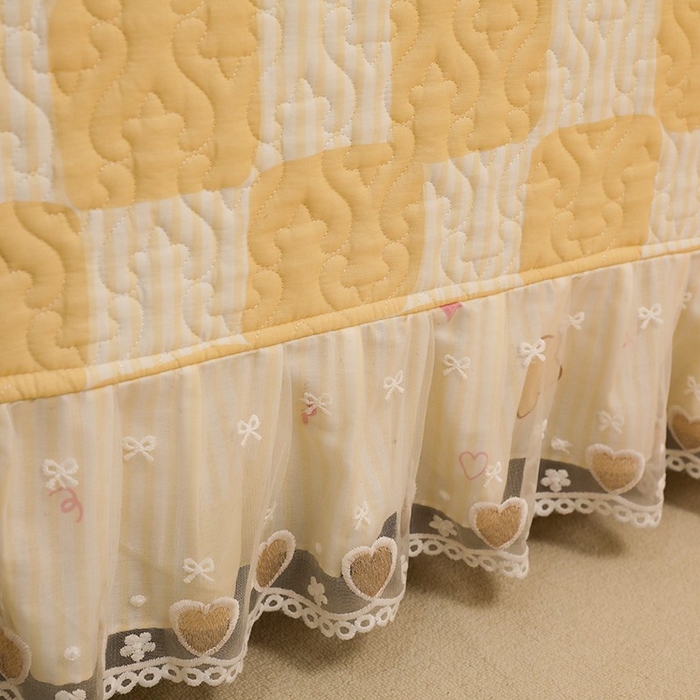 91家纺网 家纺一手货源 找家纺 美达家纺 2026新款A类全棉夹棉蕾丝花边榻榻米床垫大炕盖 黄油小熊