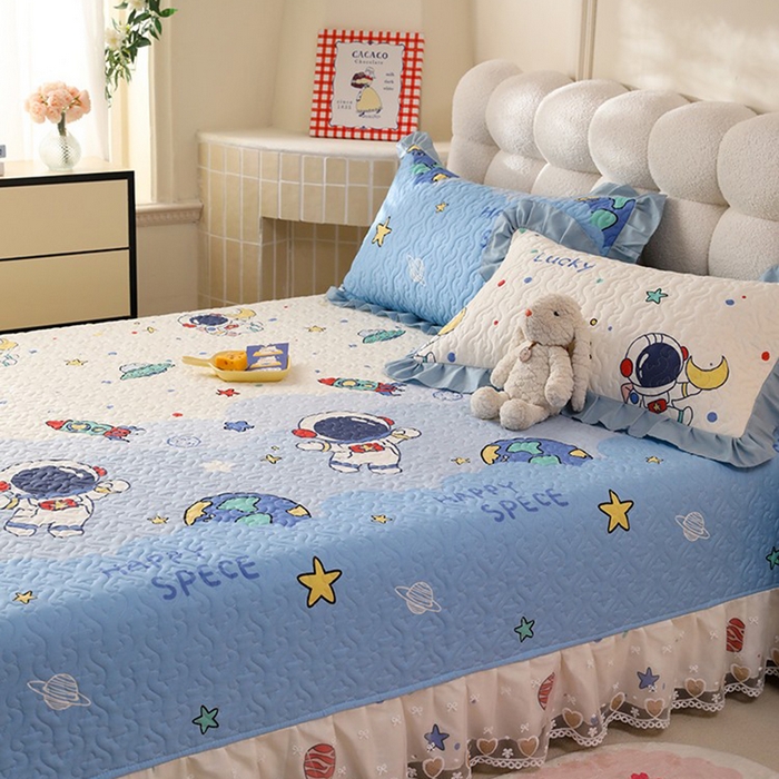 91家纺网 家纺一手货源 找家纺 美达家纺 2026新款A类全棉夹棉蕾丝花边榻榻米床垫大炕盖 太空卫士