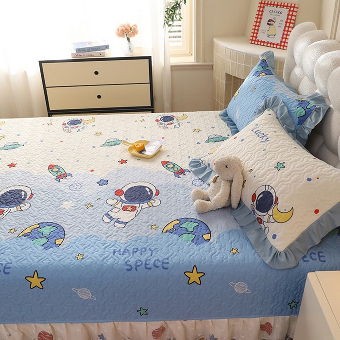 91家纺网 家纺一手货源 找家纺 美达家纺 2026新款A类全棉夹棉蕾丝花边榻榻米床垫大炕盖 太空卫士