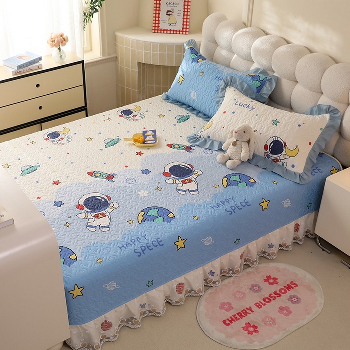 91家纺网 家纺一手货源 找家纺 美达家纺 2026新款A类全棉夹棉蕾丝花边榻榻米床垫大炕盖 太空卫士