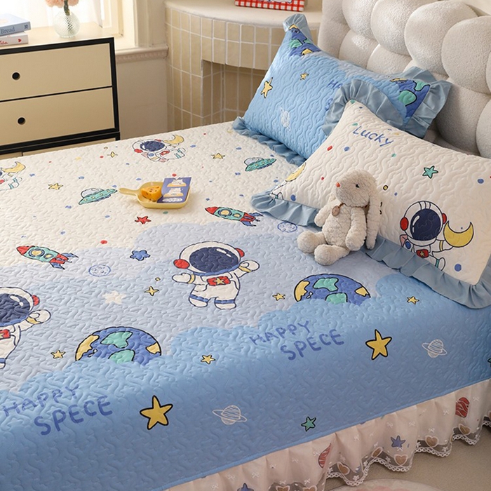 91家纺网 家纺一手货源 找家纺 美达家纺 2026新款A类全棉夹棉蕾丝花边榻榻米床垫大炕盖 太空卫士