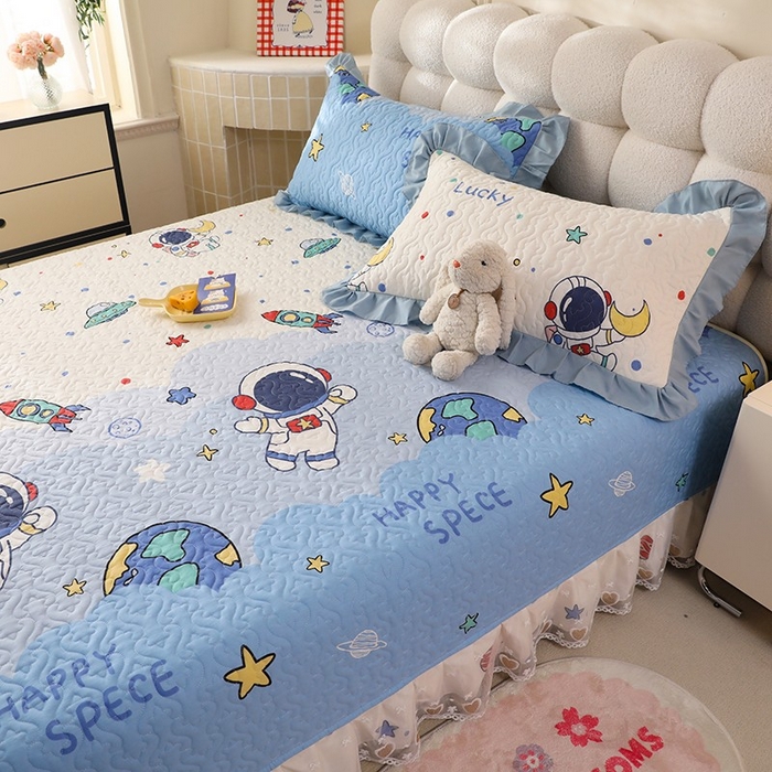 91家纺网 家纺一手货源 找家纺 美达家纺 2026新款A类全棉夹棉蕾丝花边榻榻米床垫大炕盖 太空卫士