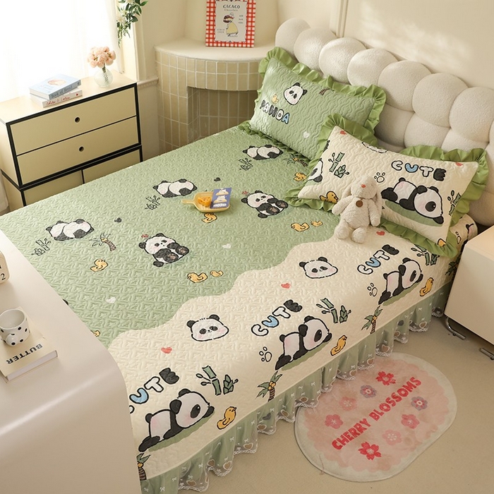 91家纺网 家纺一手货源 找家纺 美达家纺 2026新款A类全棉夹棉蕾丝花边榻榻米床垫大炕盖 熊猫戏水