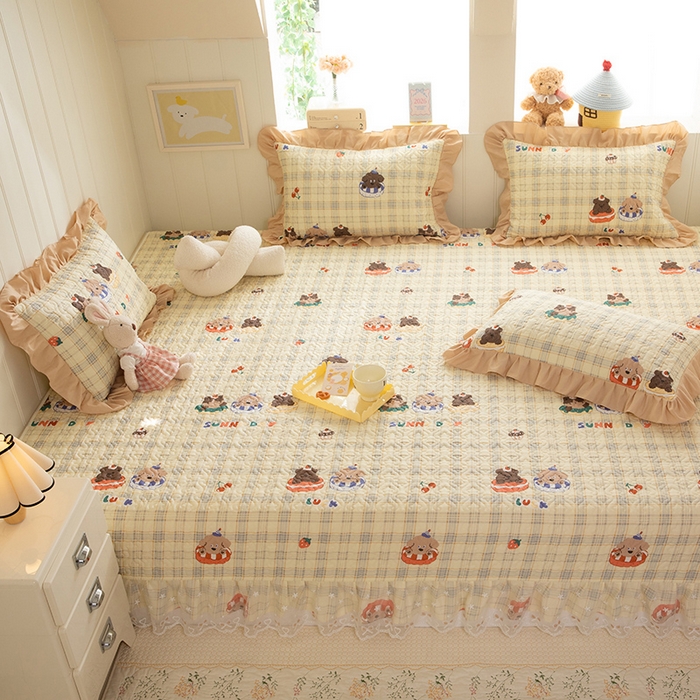 91家纺网 家纺一手货源 找家纺 美达家纺 2026新款A类全棉夹棉蕾丝花边榻榻米床垫大炕盖 萌趣时光