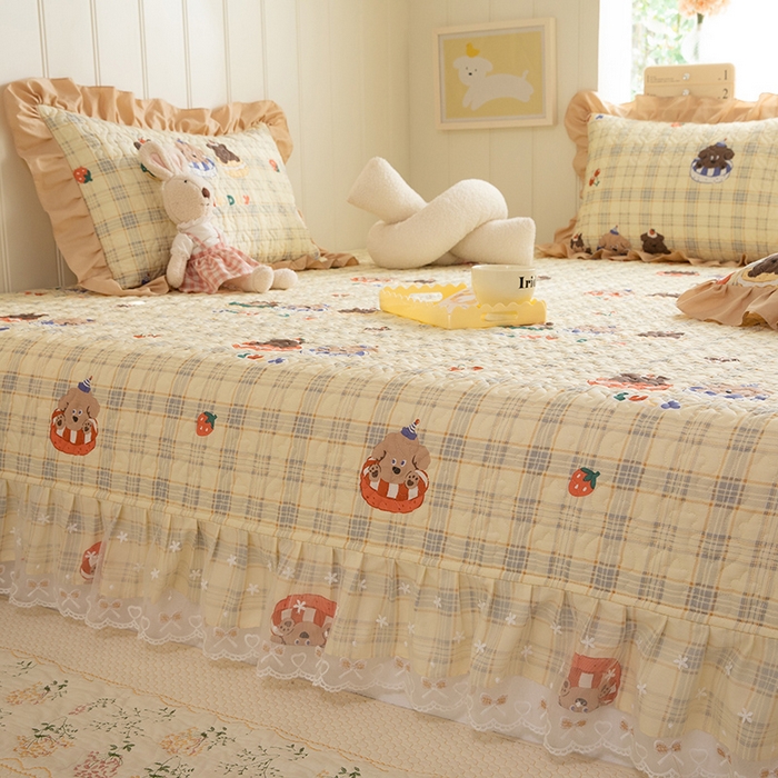 91家纺网 家纺一手货源 找家纺 美达家纺 2026新款A类全棉夹棉蕾丝花边榻榻米床垫大炕盖 萌趣时光