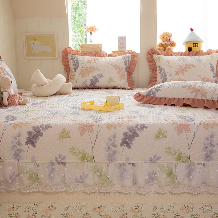 91家纺网 家纺一手货源 找家纺 美达家纺 2026新款A类全棉夹棉蕾丝花边榻榻米床垫大炕盖 栖川-紫